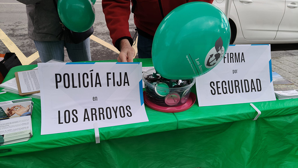 RECOGIDA DE FIRMAS RECLAMANDO SEGURIDAD EN LAS&nbsp;URBANIZACIONES