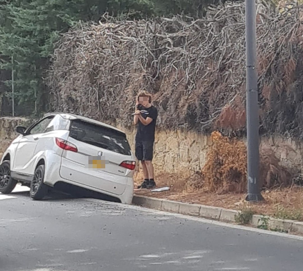 El Ayuntamiento inventa el «carril-zanja»: la nueva atracción de riesgo en la calle&nbsp;Alcudia